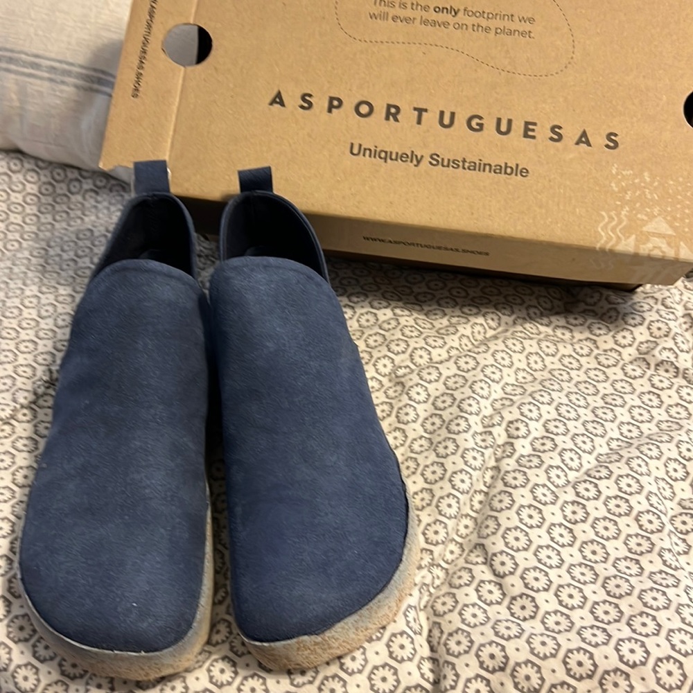 Asportuguesas blue suede size 39. NWT